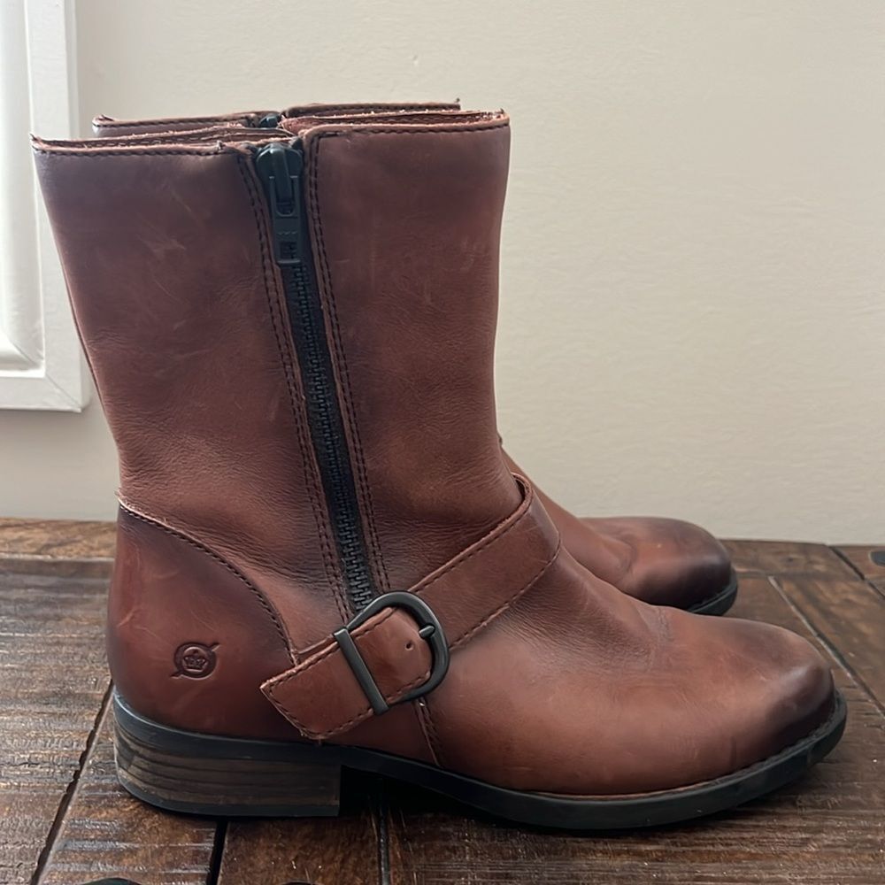Born Brown Leather Ankle Boots with Side Zipper